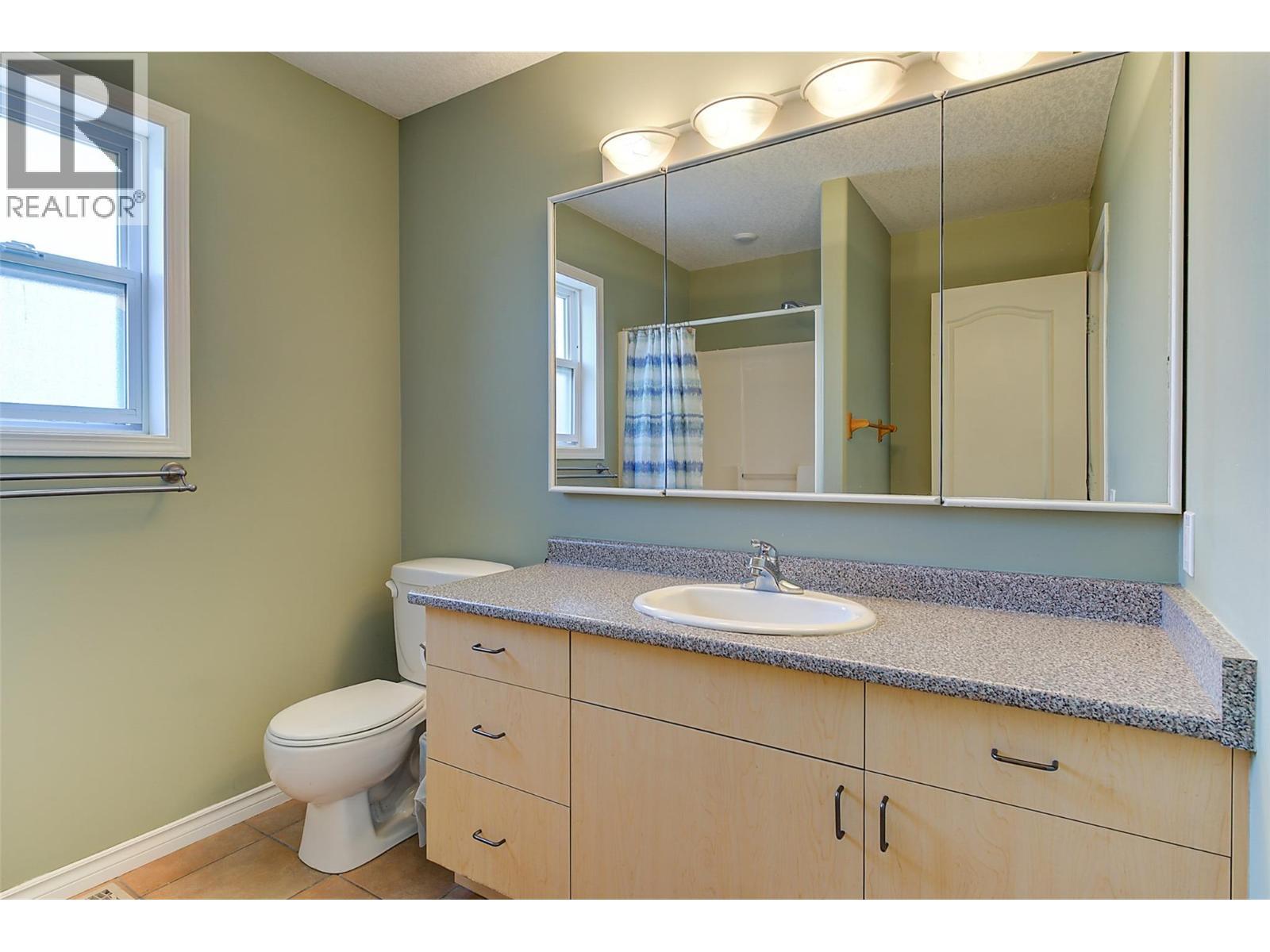 371 Valley Road Unit# 1-3. Kelowna, British Columbia