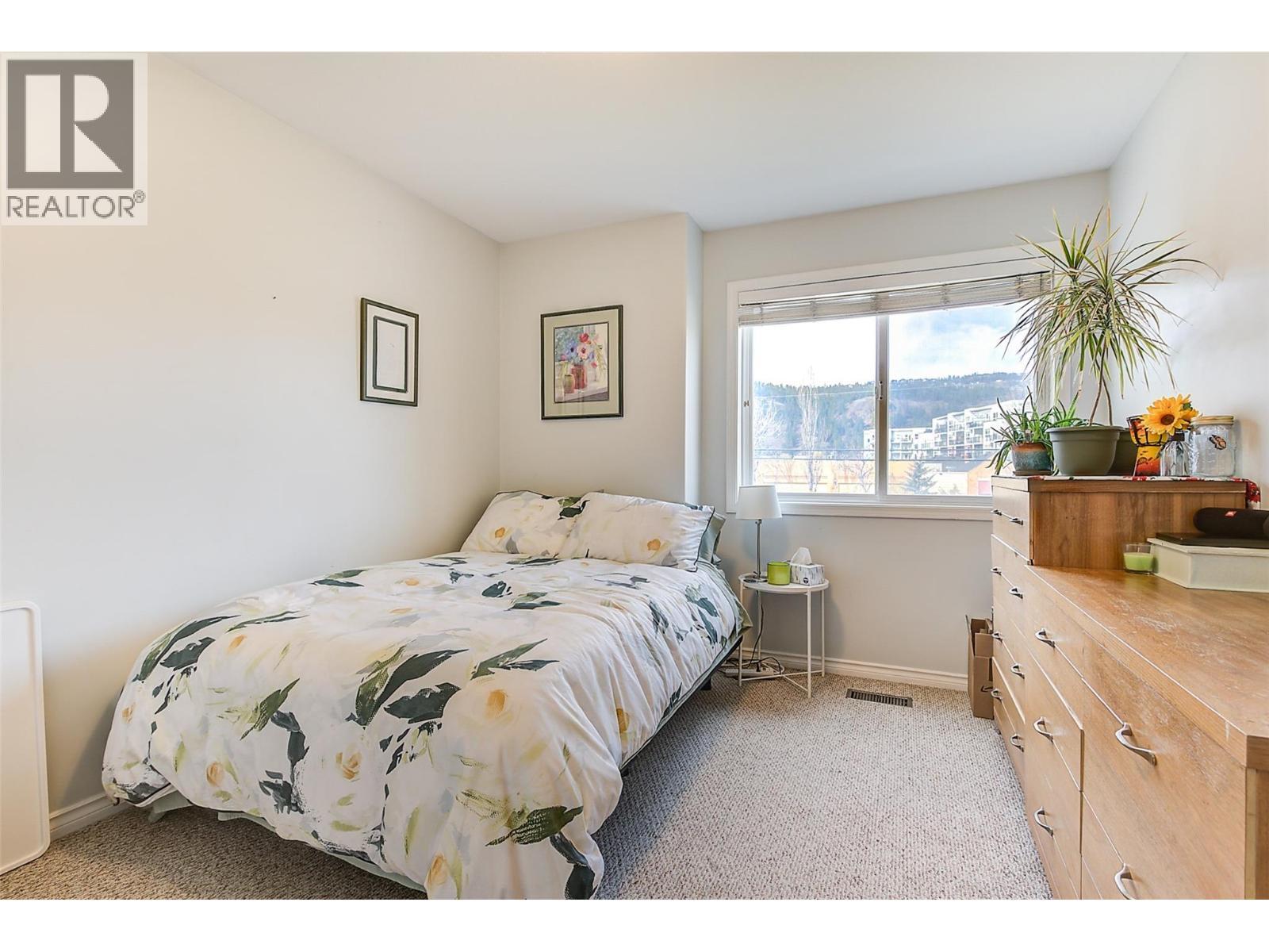 371 Valley Road Unit# 1-3. Kelowna, British Columbia