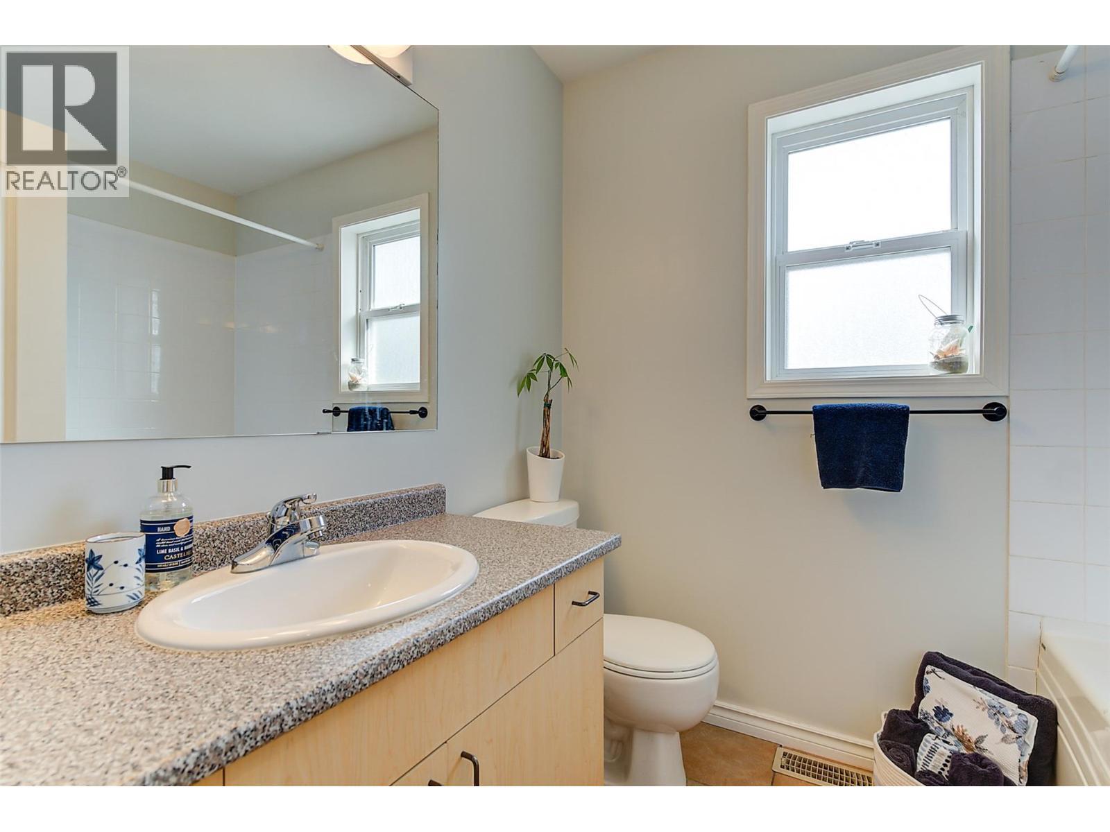 371 Valley Road Unit# 1-3. Kelowna, British Columbia