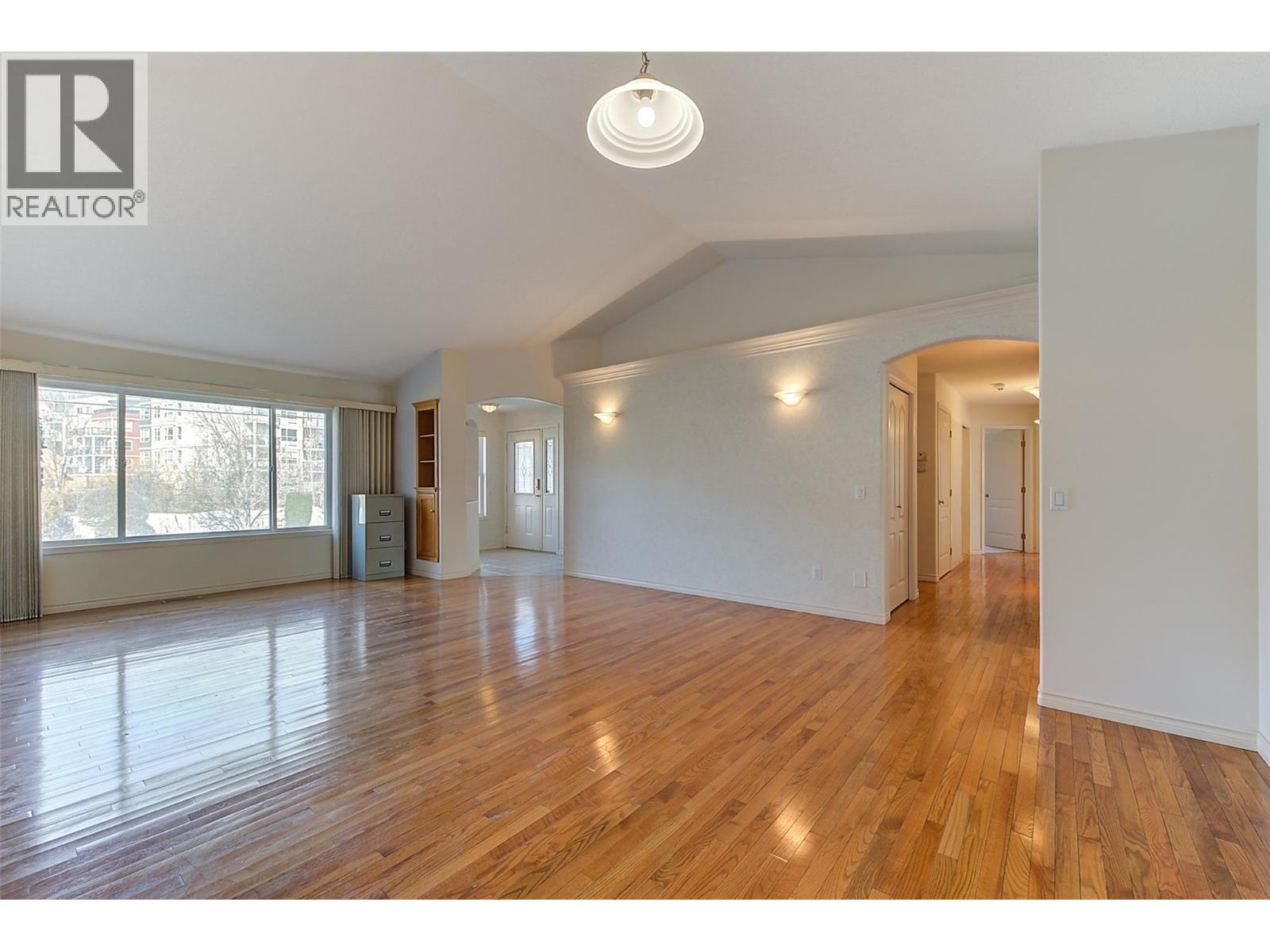 371 Valley Road Unit# 1-3. Kelowna, British Columbia