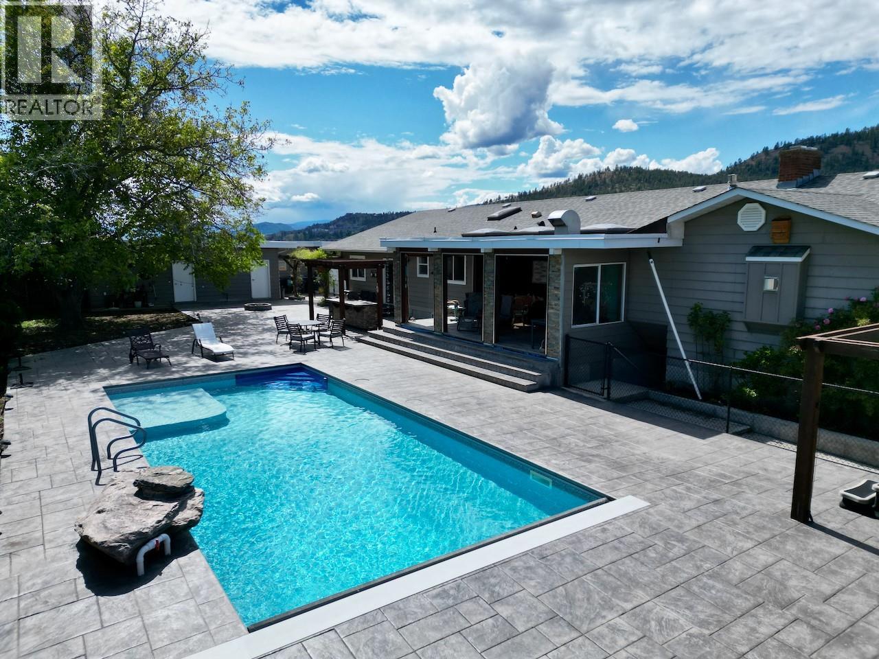 371 Valley Road Unit# 1-3. Kelowna, British Columbia