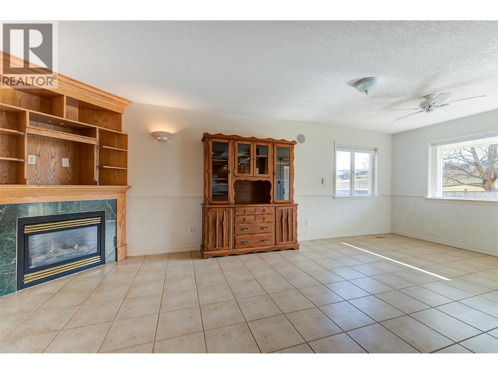 371 Valley Road Unit# 1-3. Kelowna, British Columbia