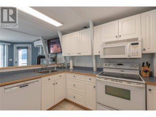 6820 Trans Canada Highway Nw Unit# 2. Salmon Arm, British Columbia