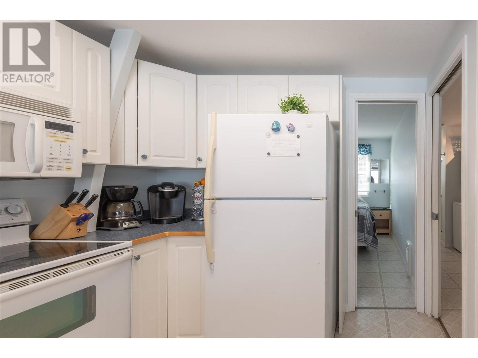 6820 Trans Canada Highway Nw Unit# 2. Salmon Arm, British Columbia