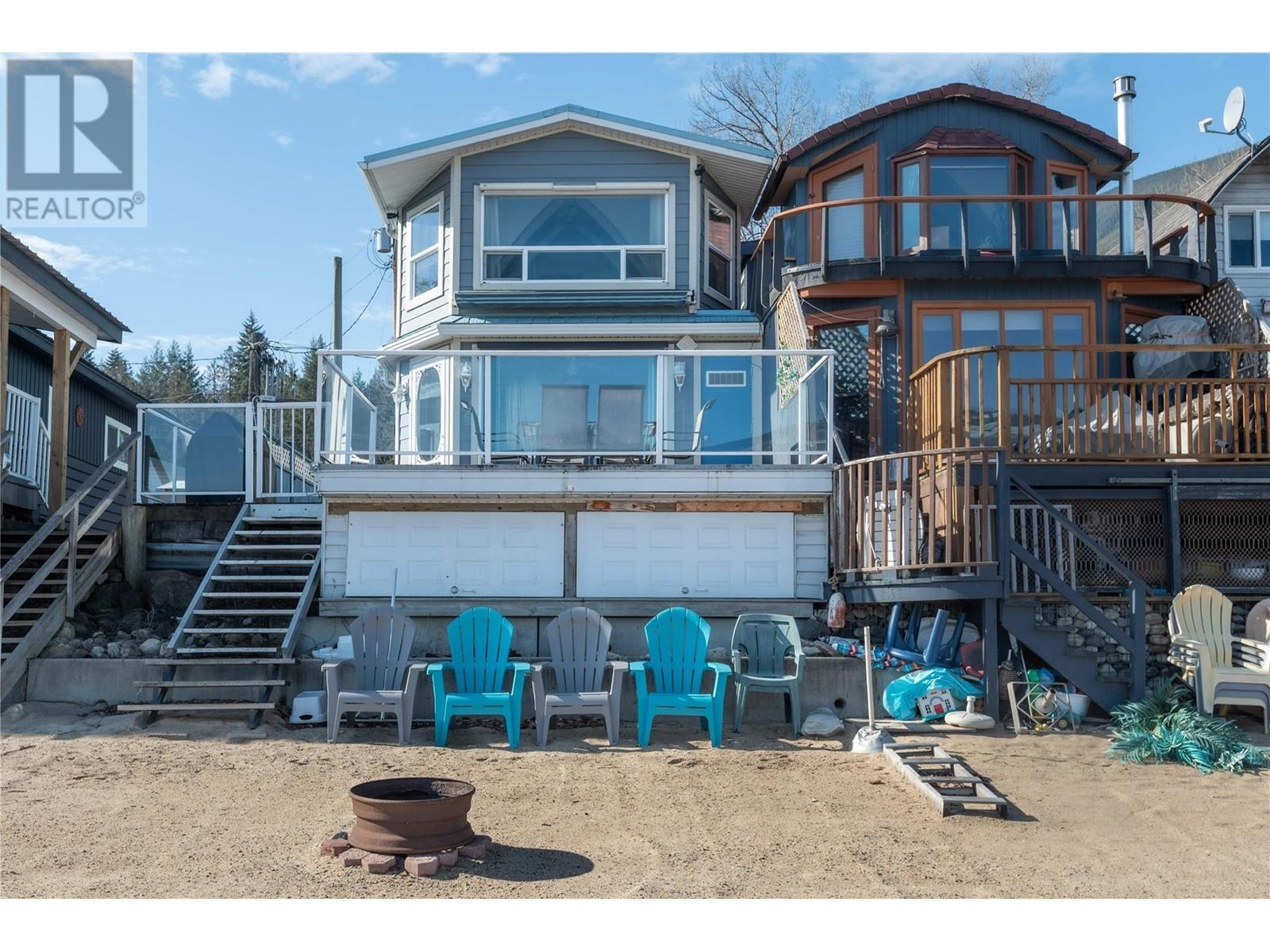 6820 Trans Canada Highway Nw Unit# 2. Salmon Arm, British Columbia