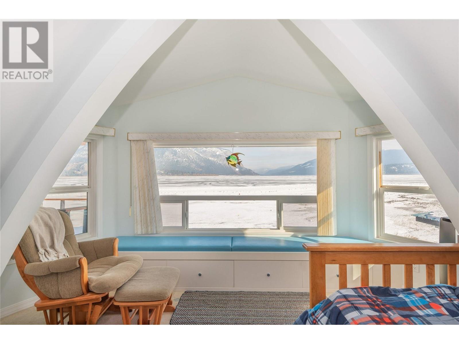 6820 Trans Canada Highway Nw Unit# 2. Salmon Arm, British Columbia