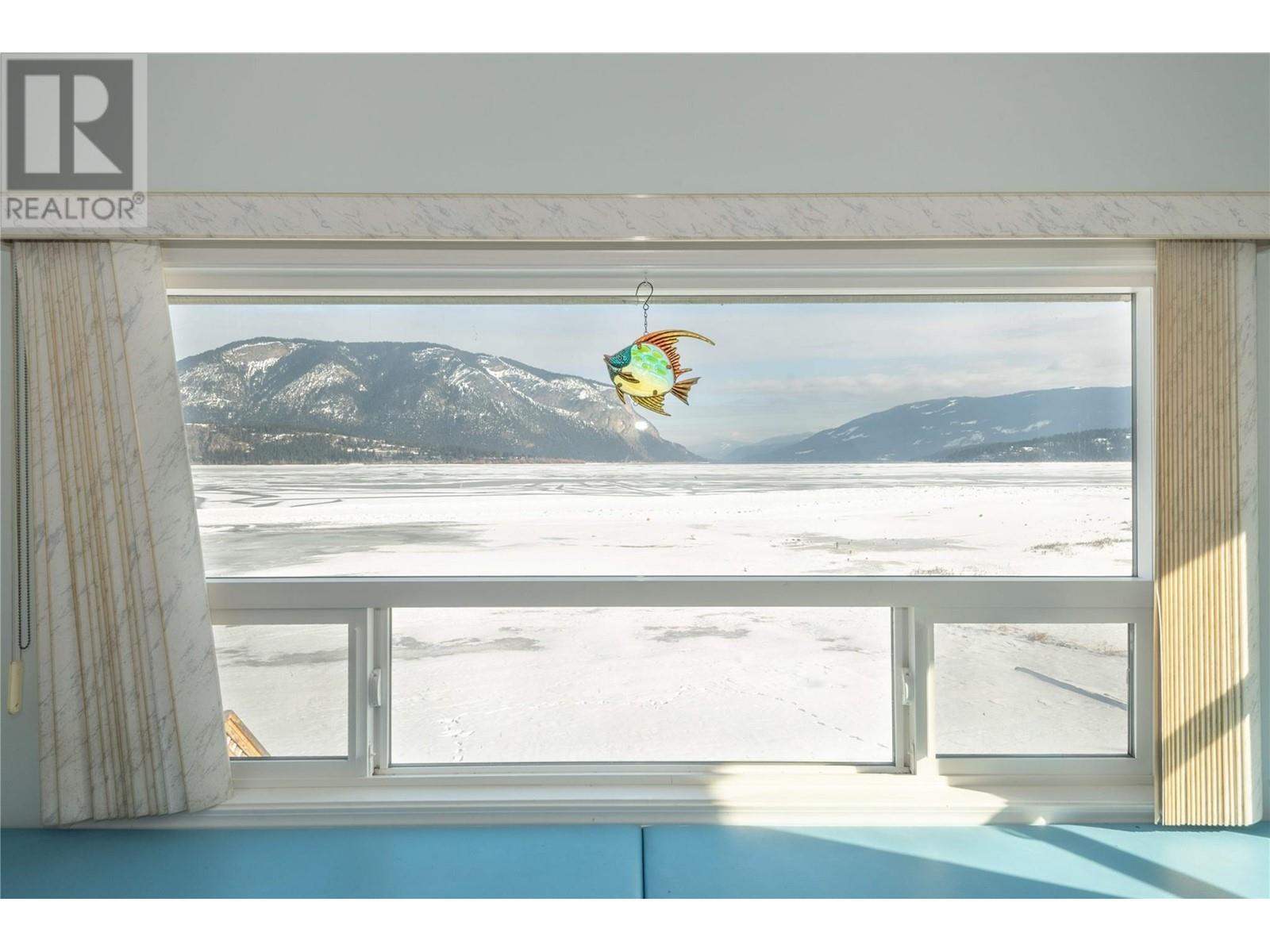 6820 Trans Canada Highway Nw Unit# 2. Salmon Arm, British Columbia