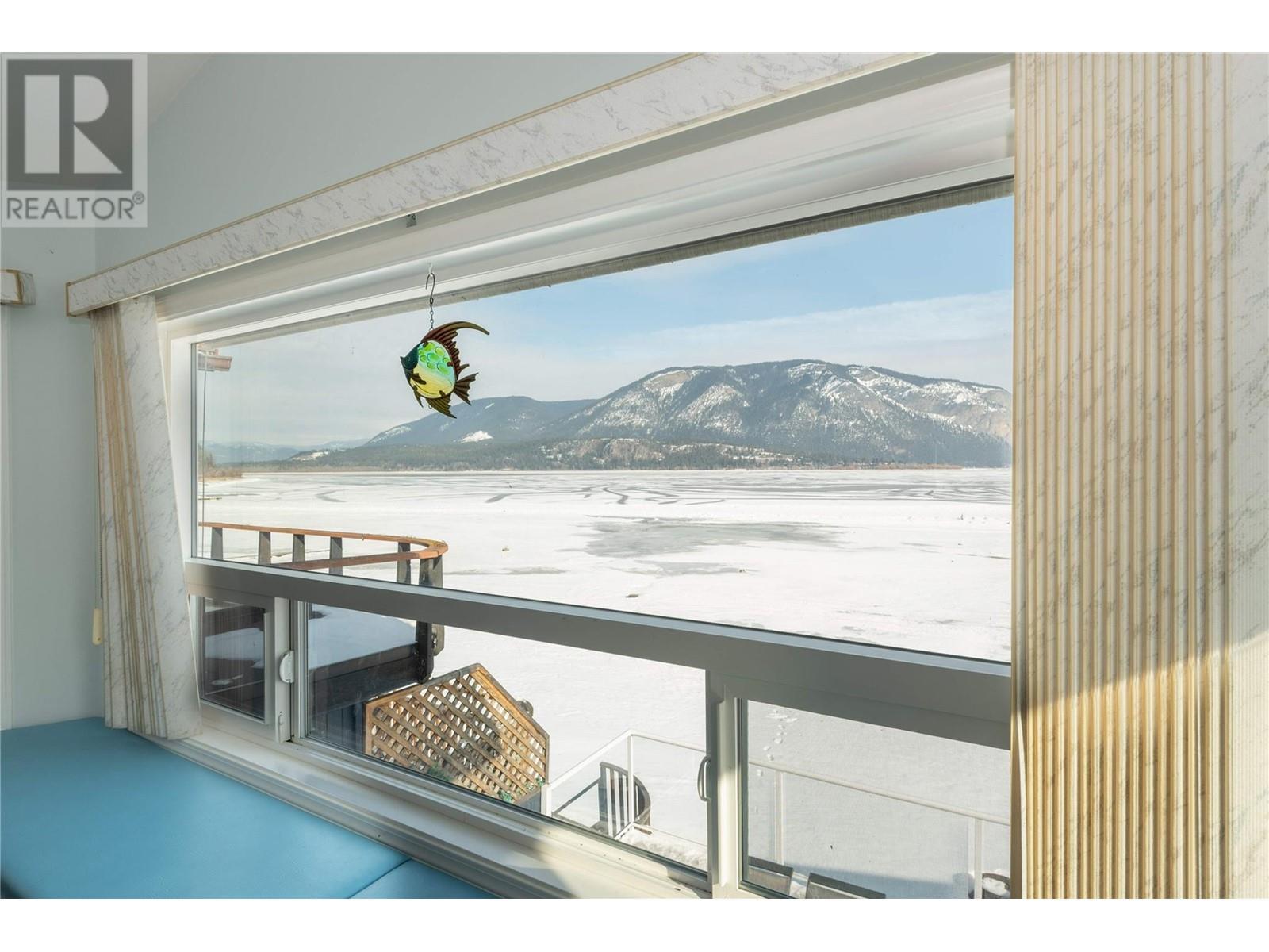 6820 Trans Canada Highway Nw Unit# 2. Salmon Arm, British Columbia