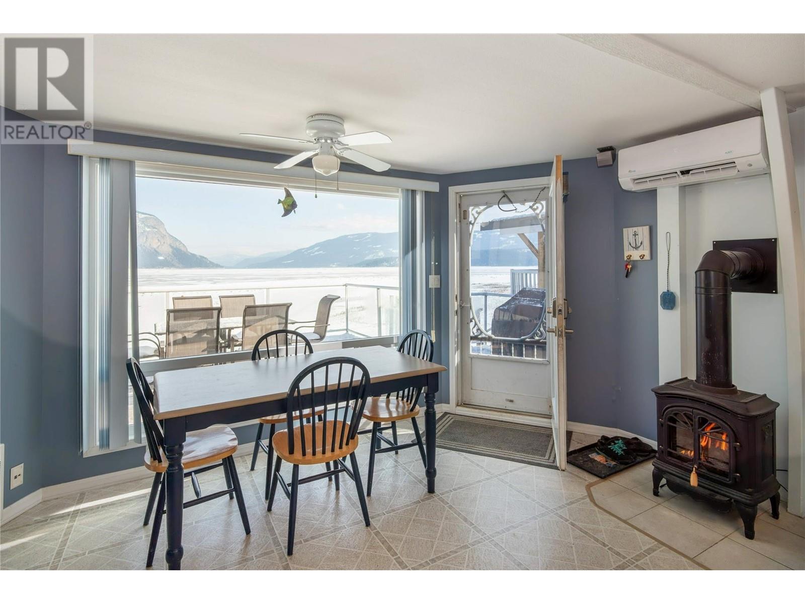 6820 Trans Canada Highway Nw Unit# 2. Salmon Arm, British Columbia