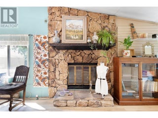 3096 Lindberg Road. Sorrento, British Columbia