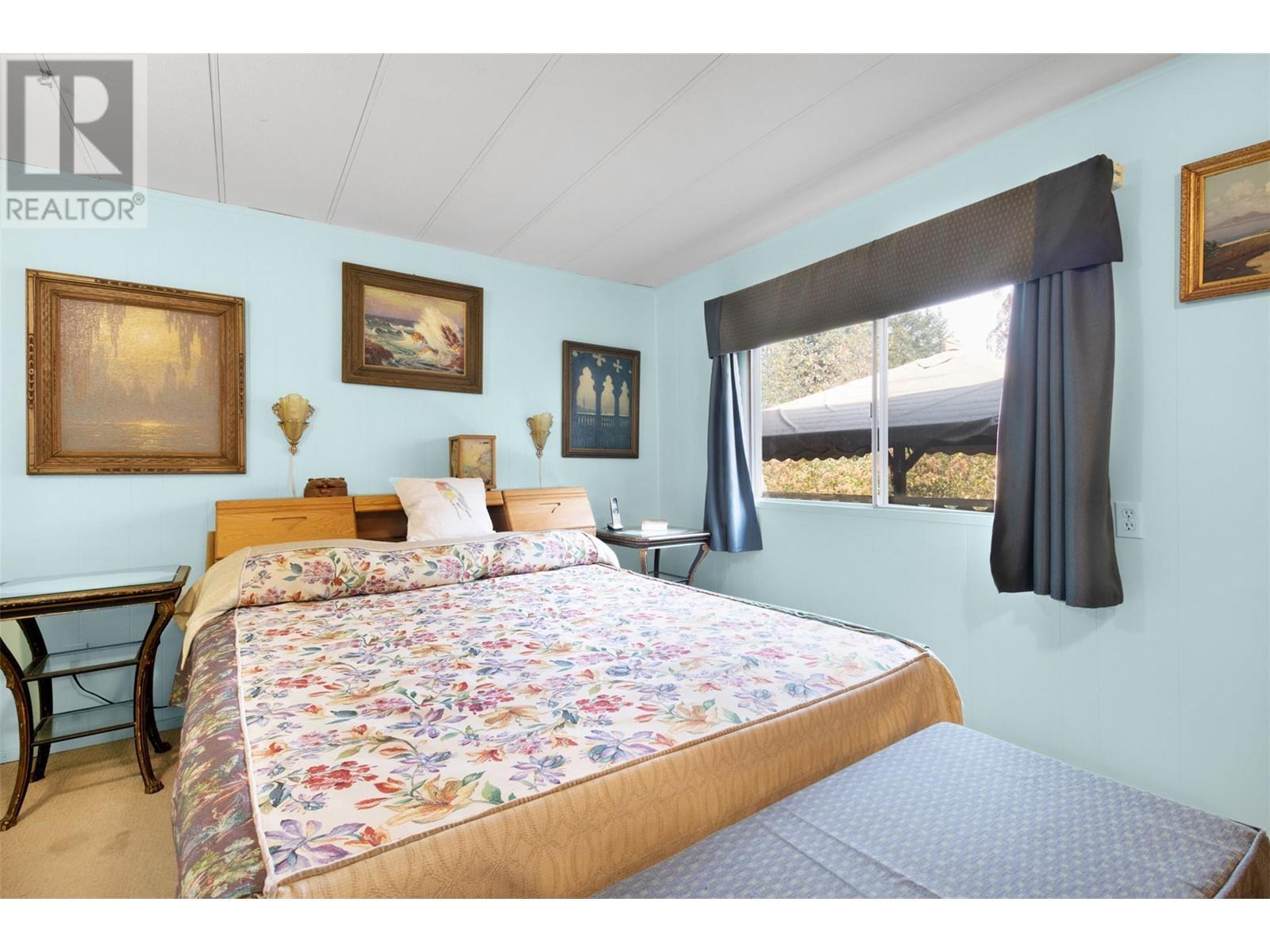 3096 Lindberg Road. Sorrento, British Columbia