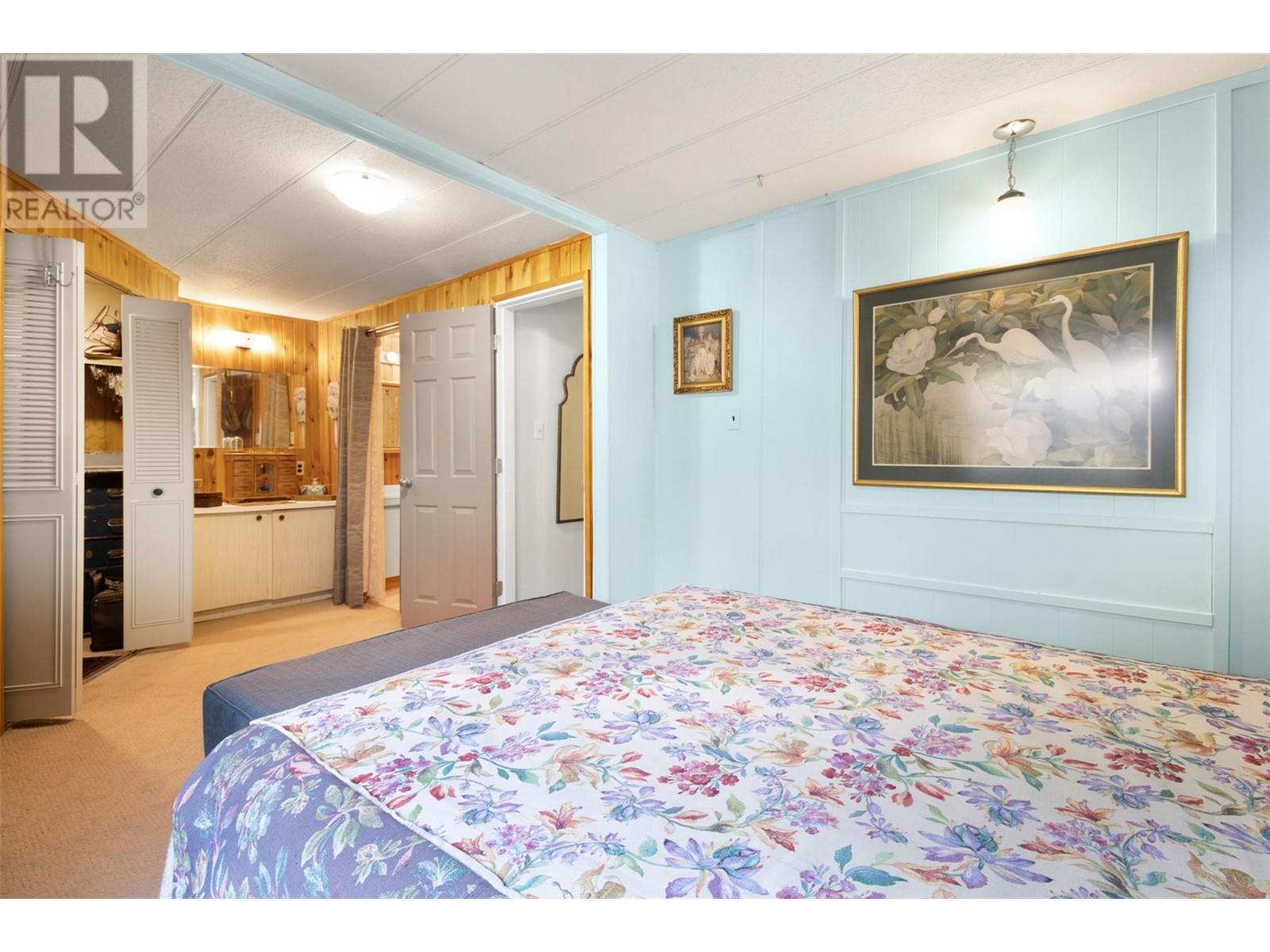 3096 Lindberg Road. Sorrento, British Columbia