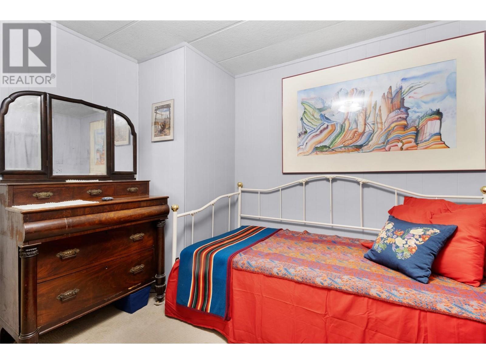 3096 Lindberg Road. Sorrento, British Columbia