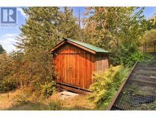 3096 Lindberg Road. Sorrento, British Columbia