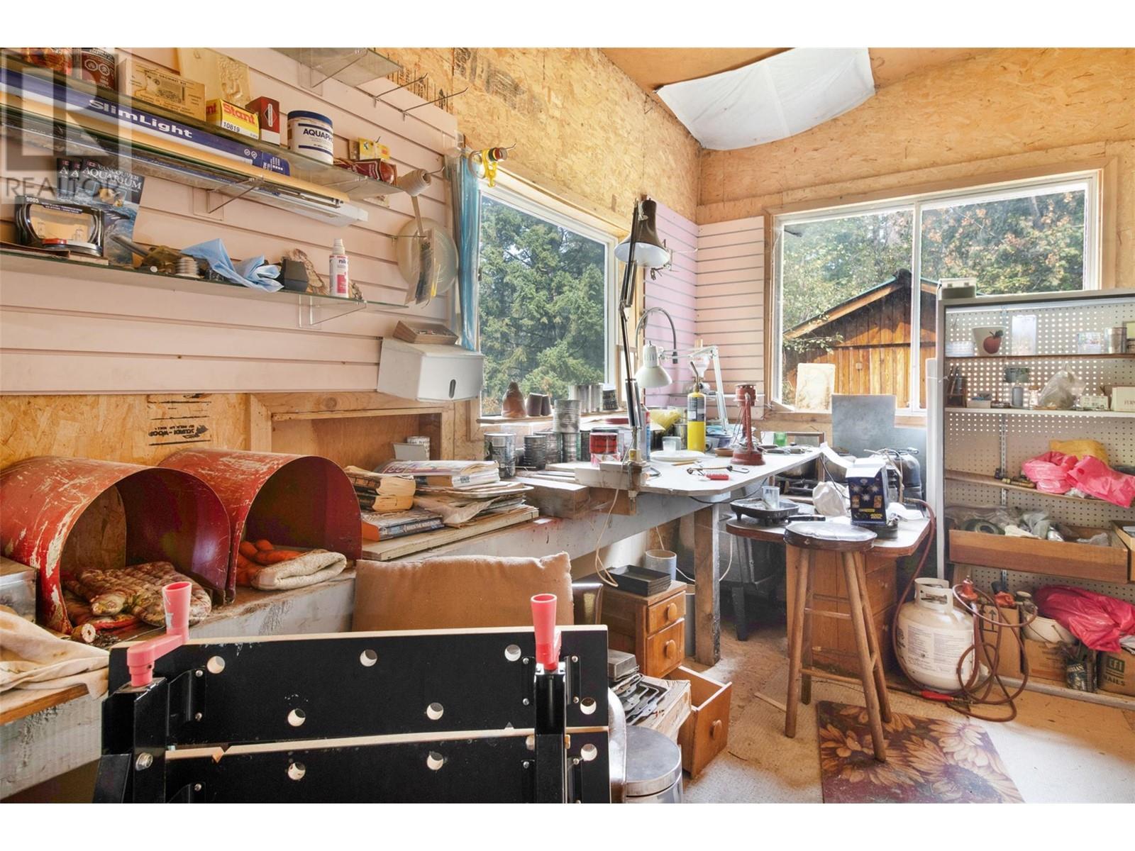 3096 Lindberg Road. Sorrento, British Columbia