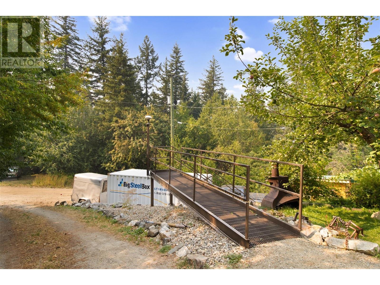 3096 Lindberg Road. Sorrento, British Columbia