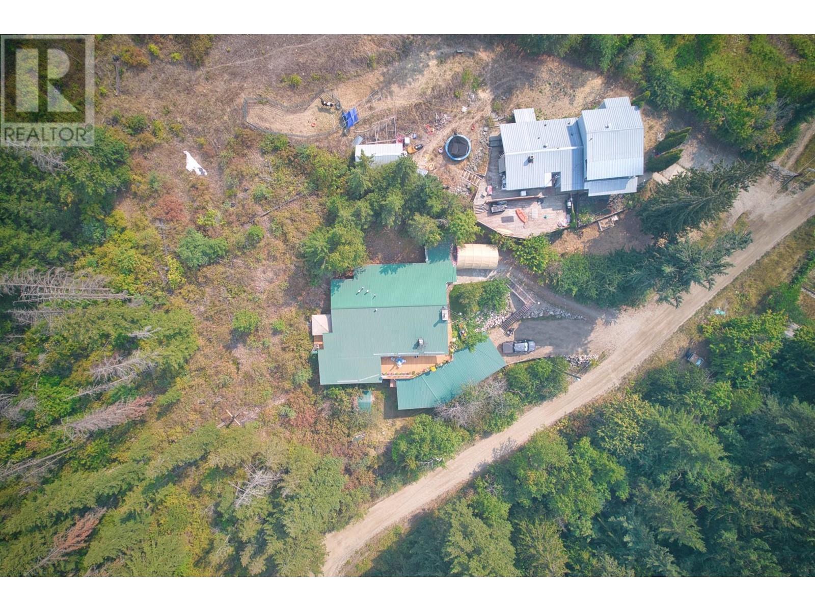 3096 Lindberg Road. Sorrento, British Columbia