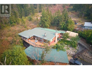 3096 Lindberg Road. Sorrento, British Columbia