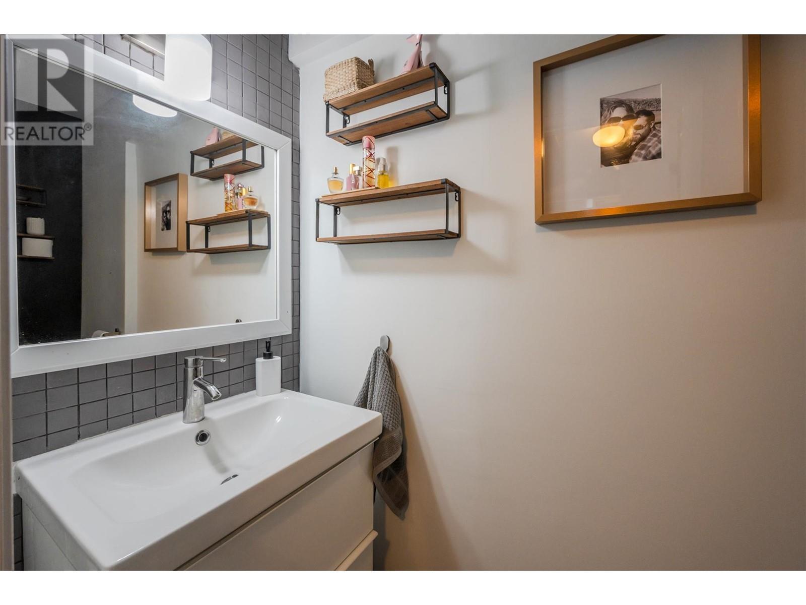 8043 Vedette Drive Unit# 1a. Osoyoos, British Columbia