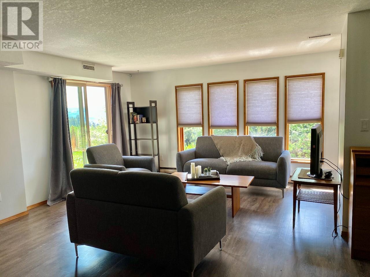 5620 Neil Road. Vernon, British Columbia