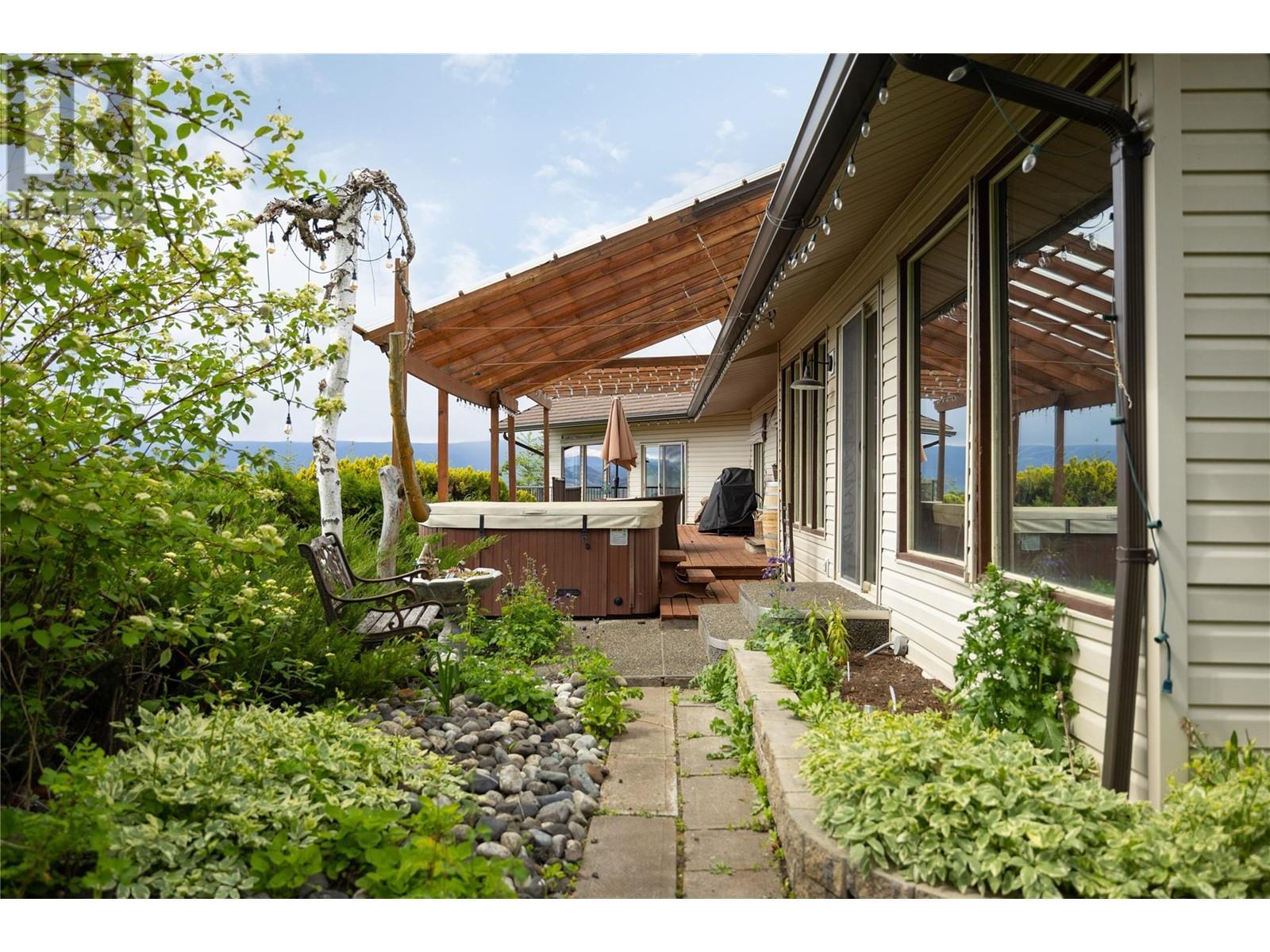 5620 Neil Road. Vernon, British Columbia