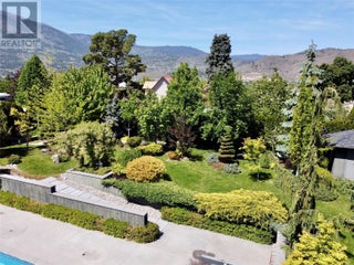 5642 Yarrow Street. Oliver, British Columbia