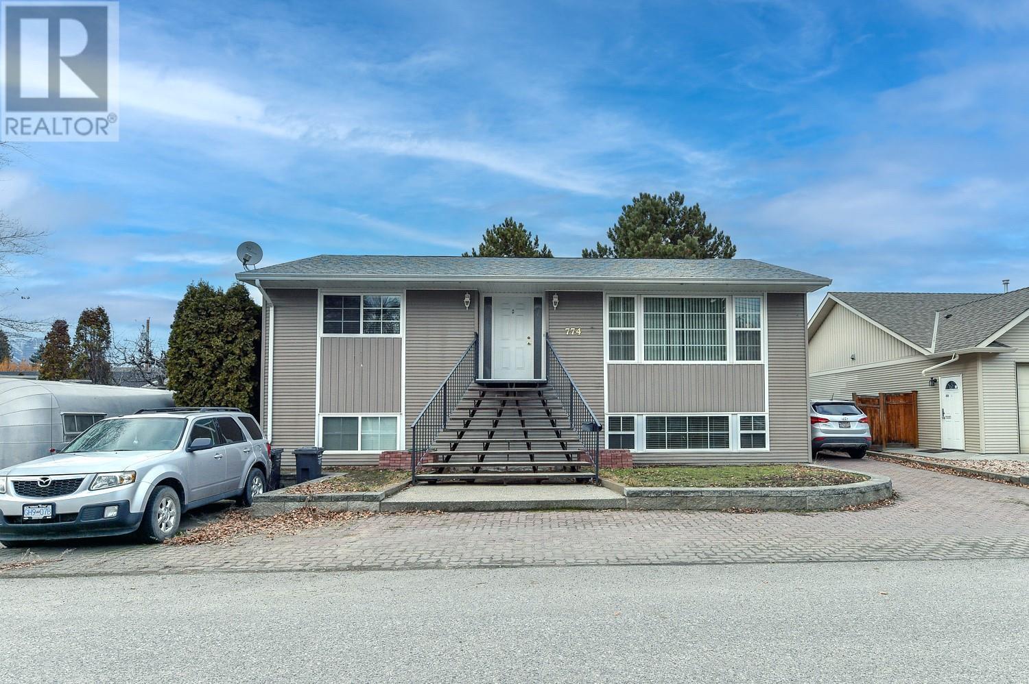 795 Elliot Avenue. Kelowna, British Columbia