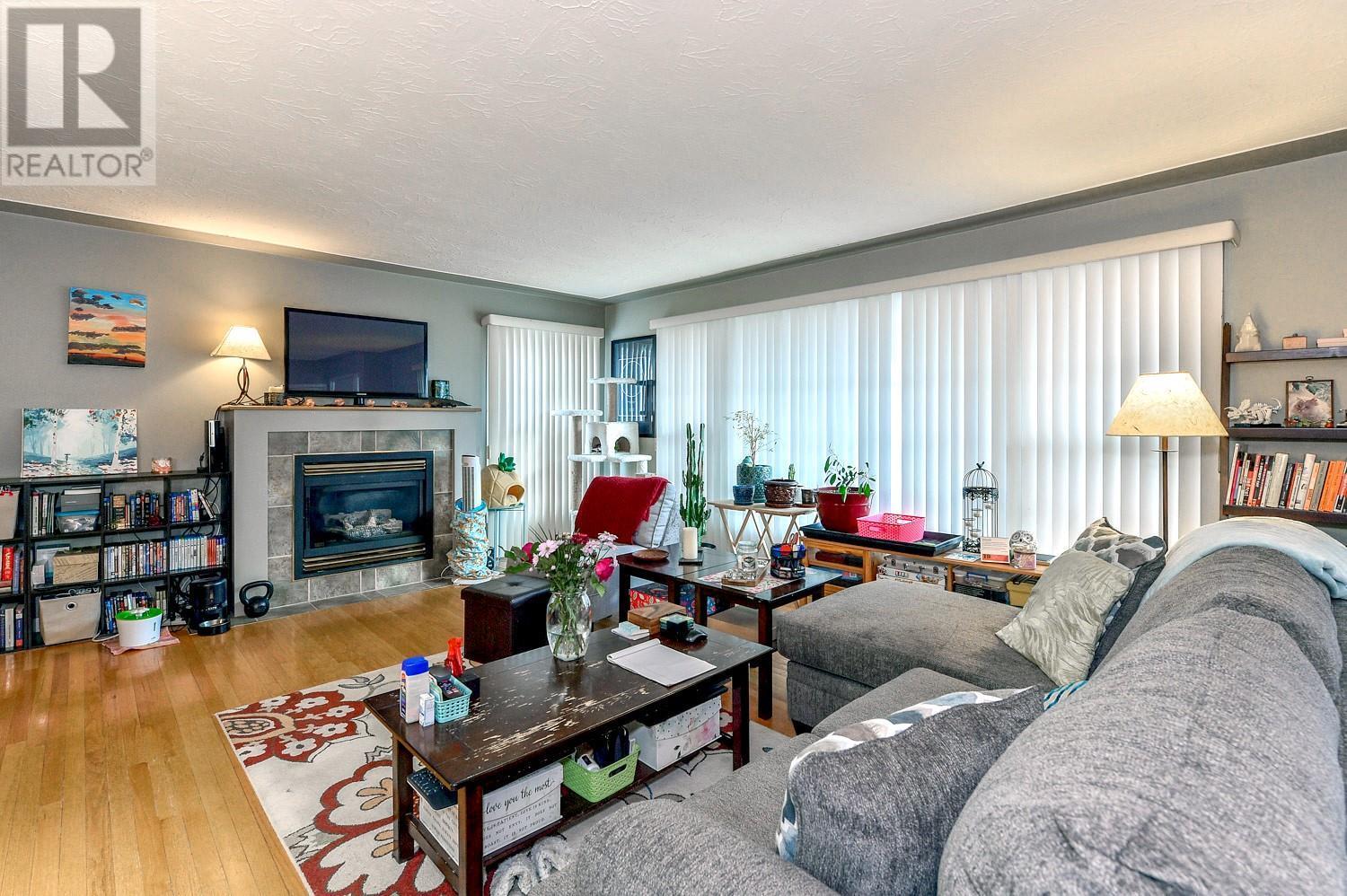 795 Elliot Avenue. Kelowna, British Columbia