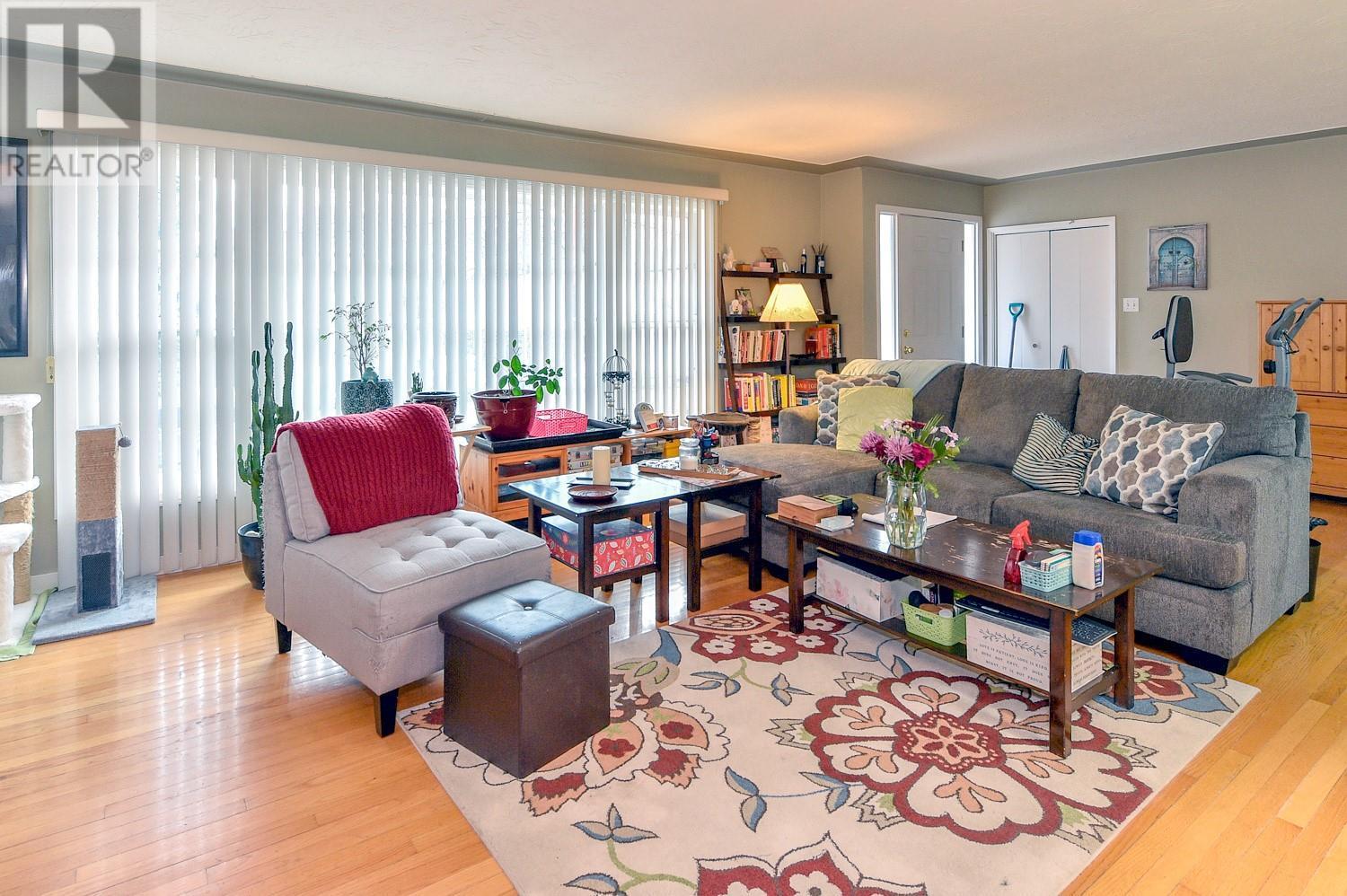 795 Elliot Avenue. Kelowna, British Columbia