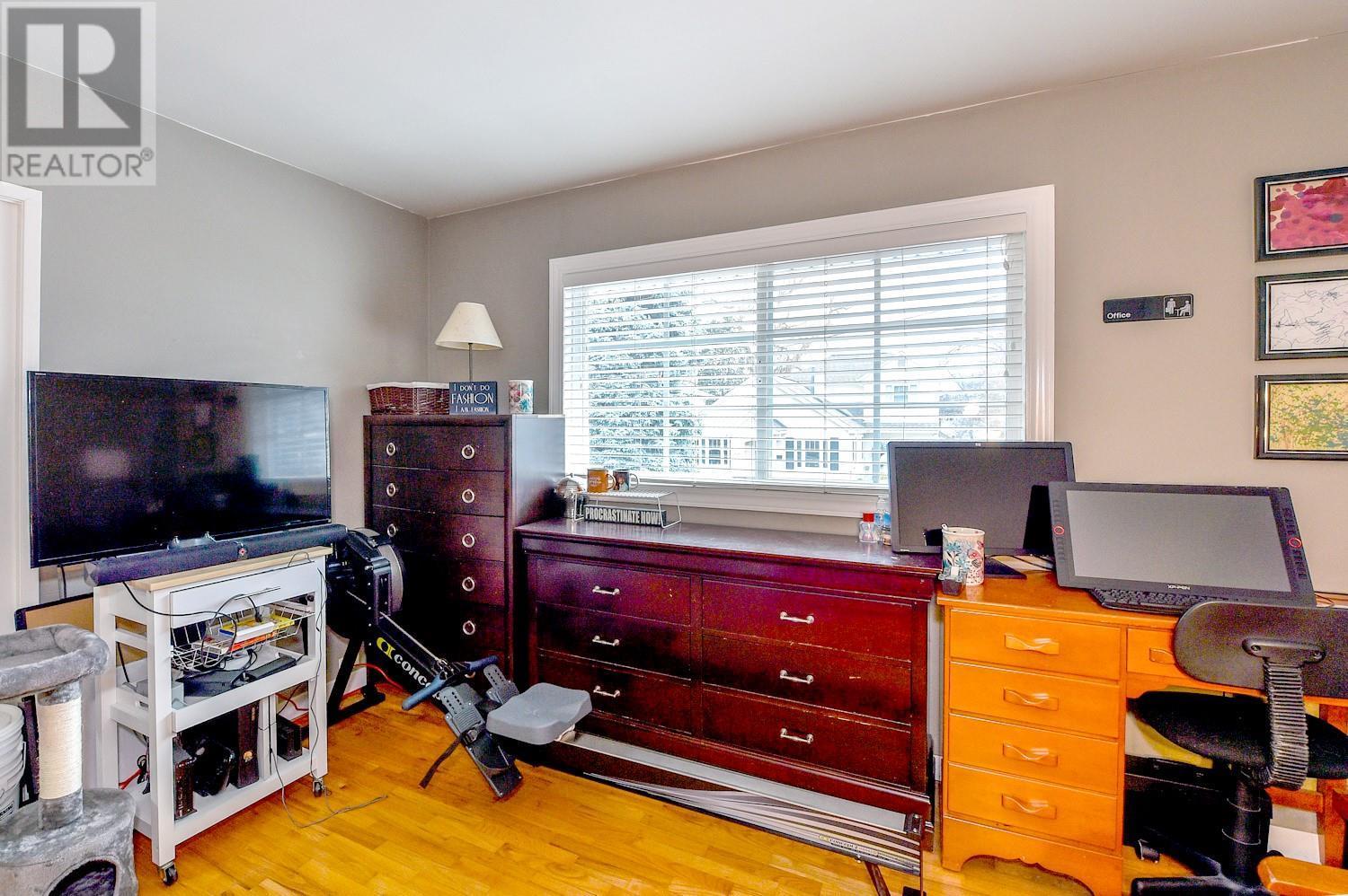 795 Elliot Avenue. Kelowna, British Columbia