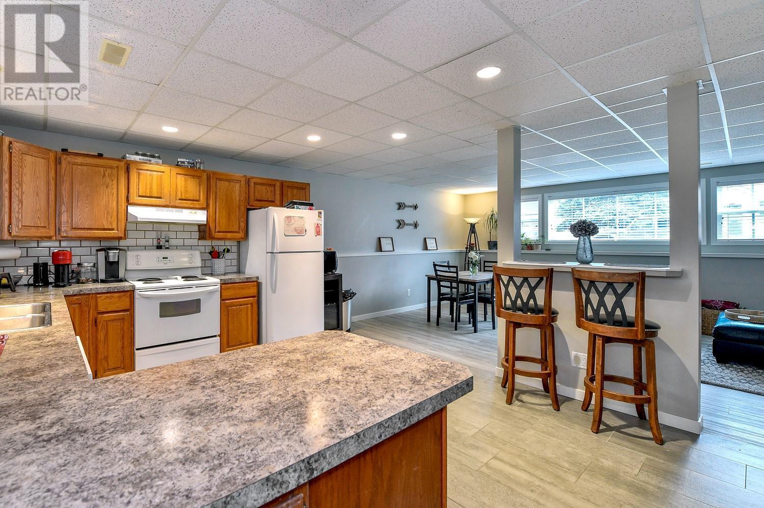 795 Elliot Avenue. Kelowna, British Columbia