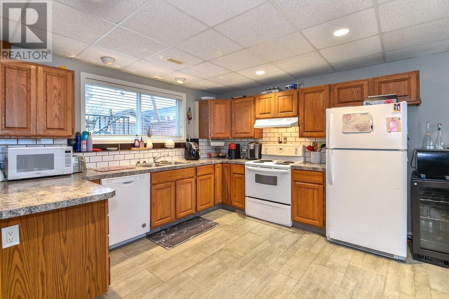 795 Elliot Avenue. Kelowna, British Columbia