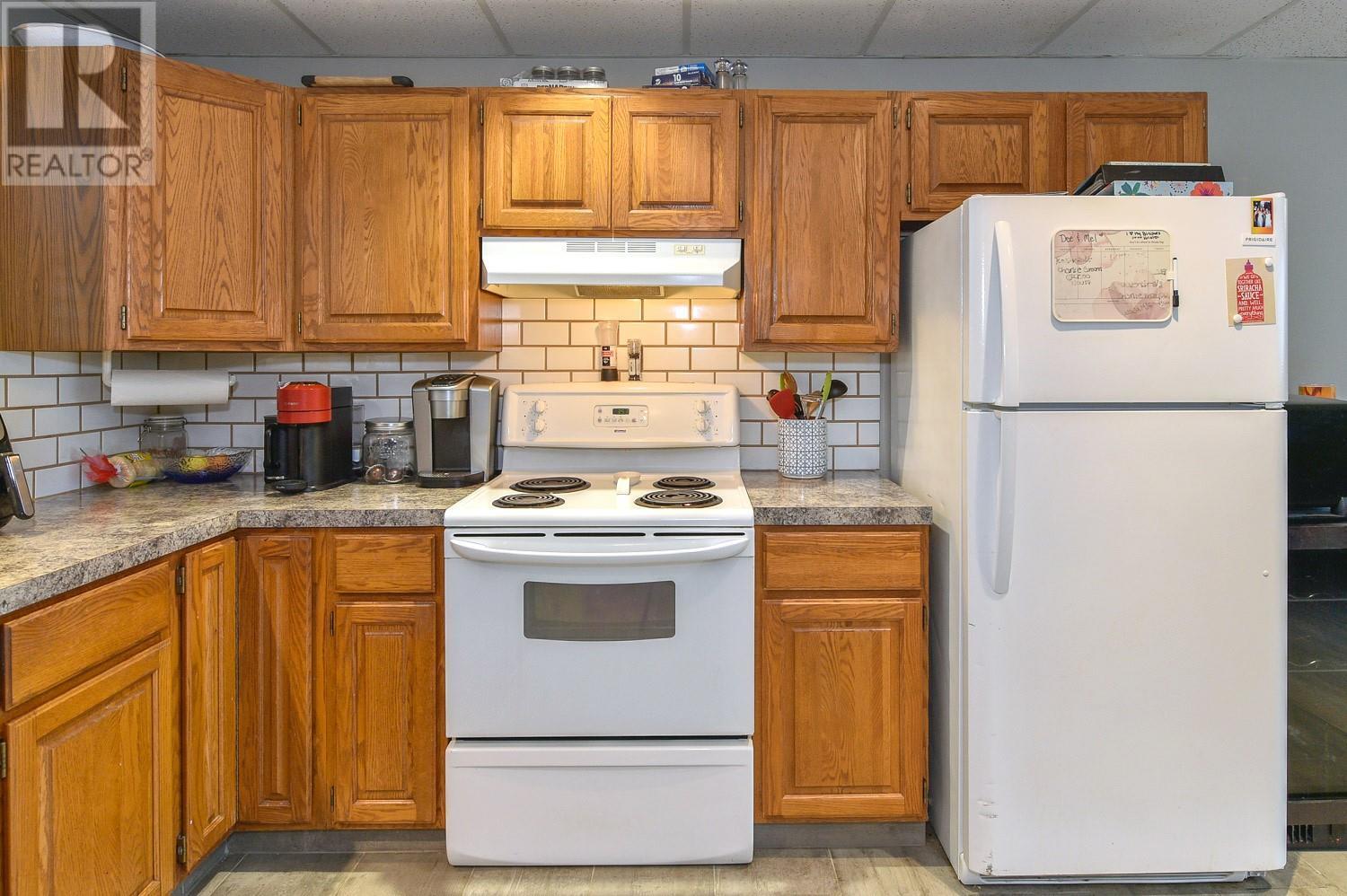 795 Elliot Avenue. Kelowna, British Columbia