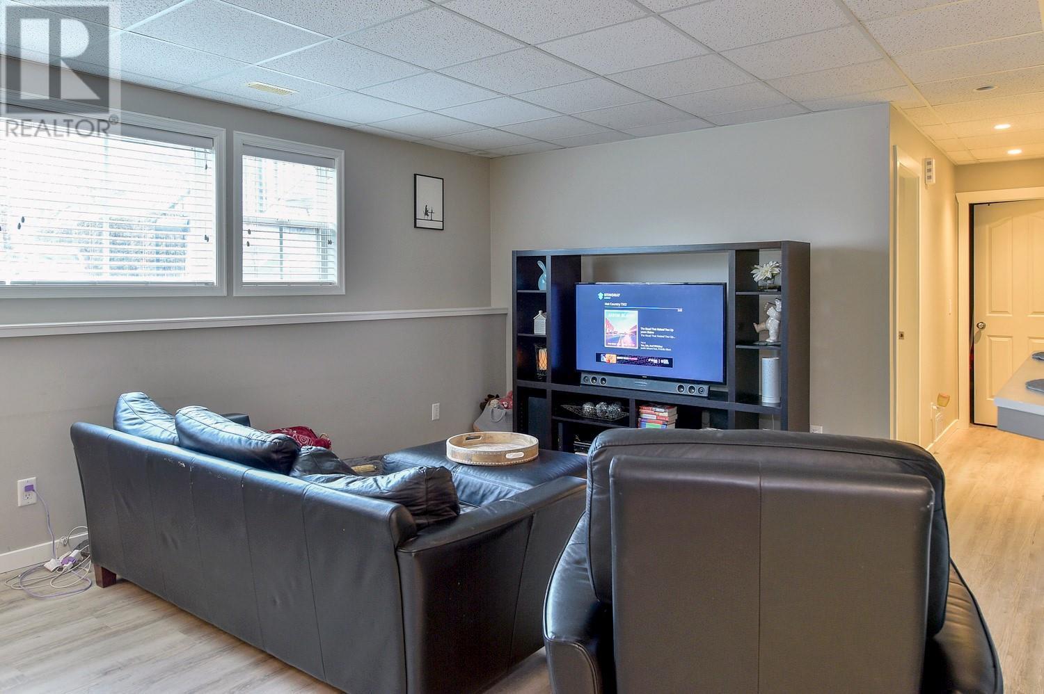 795 Elliot Avenue. Kelowna, British Columbia