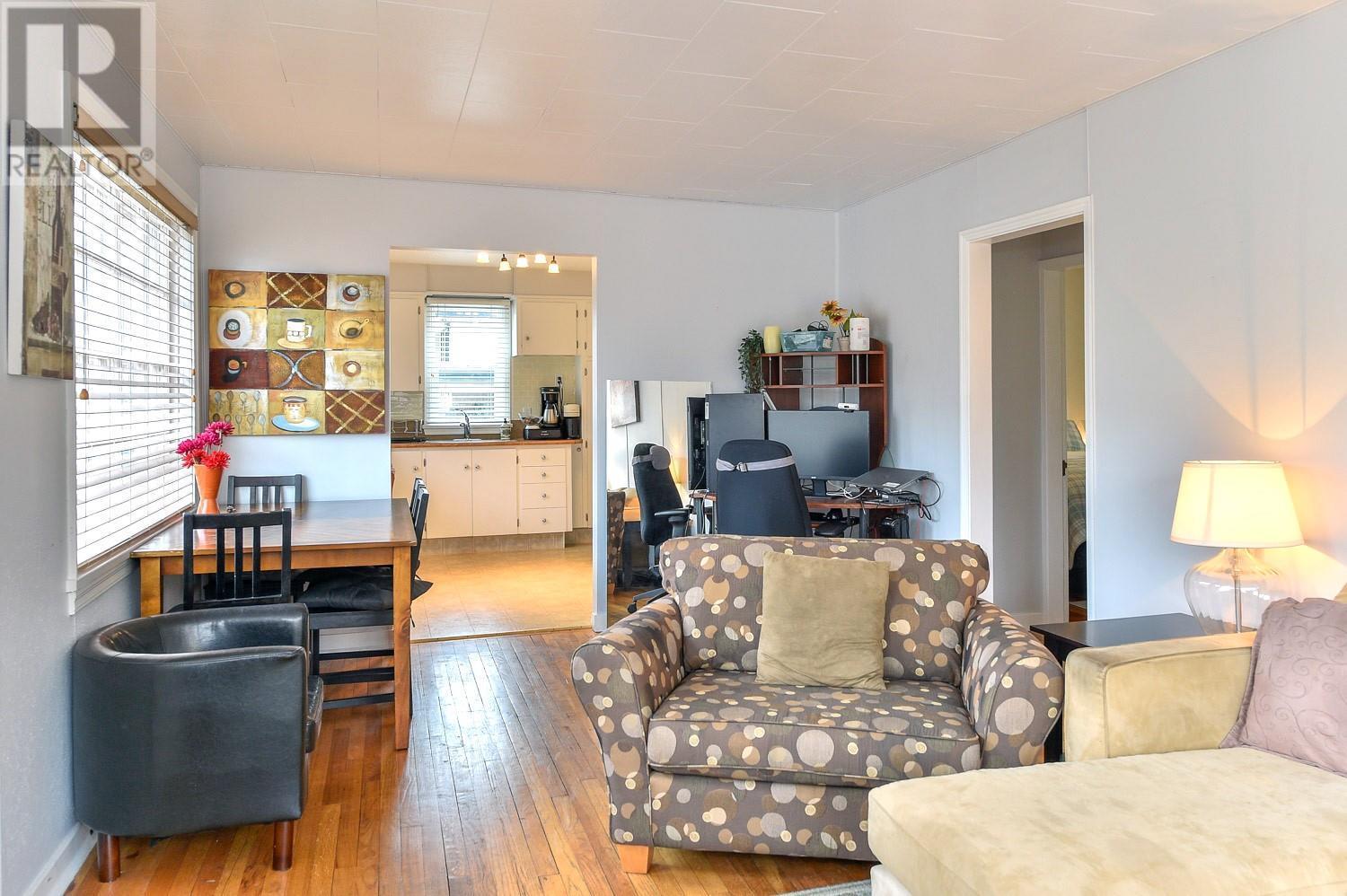 795 Elliot Avenue. Kelowna, British Columbia