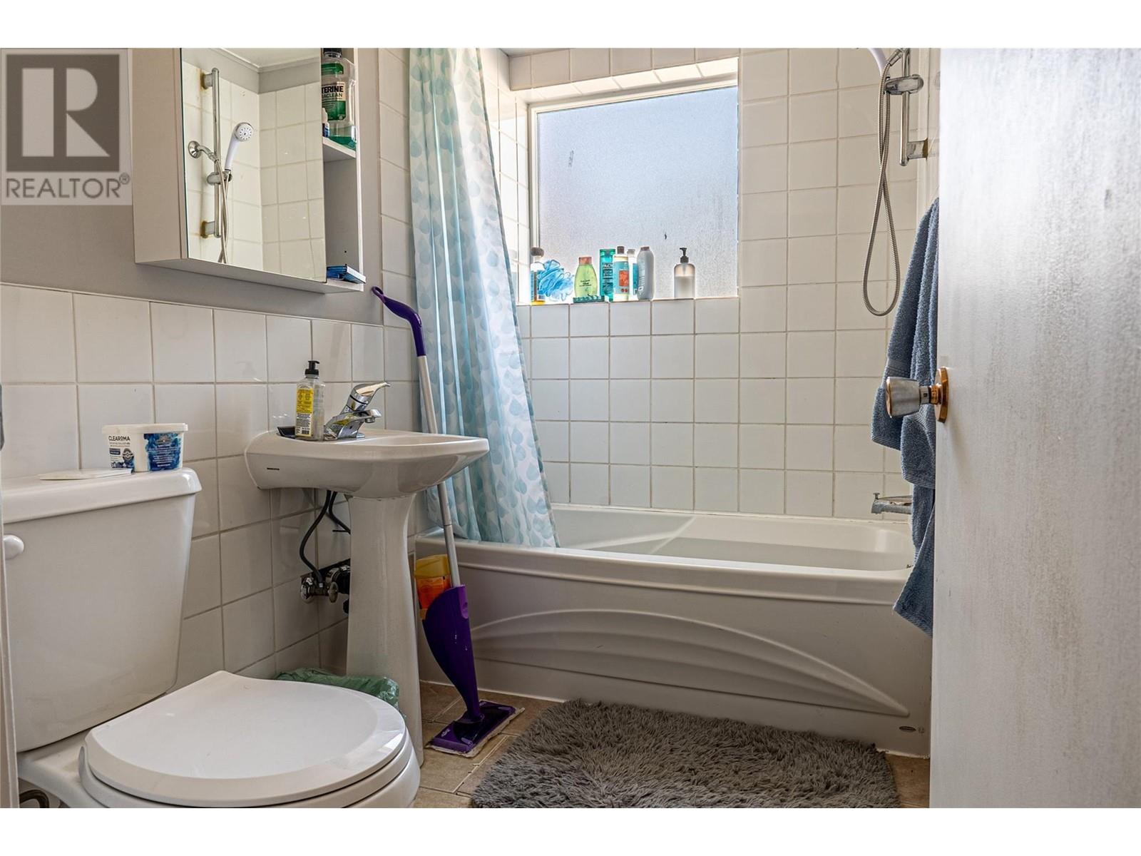 2220 Burnett Street Lot# 7. Kelowna, British Columbia