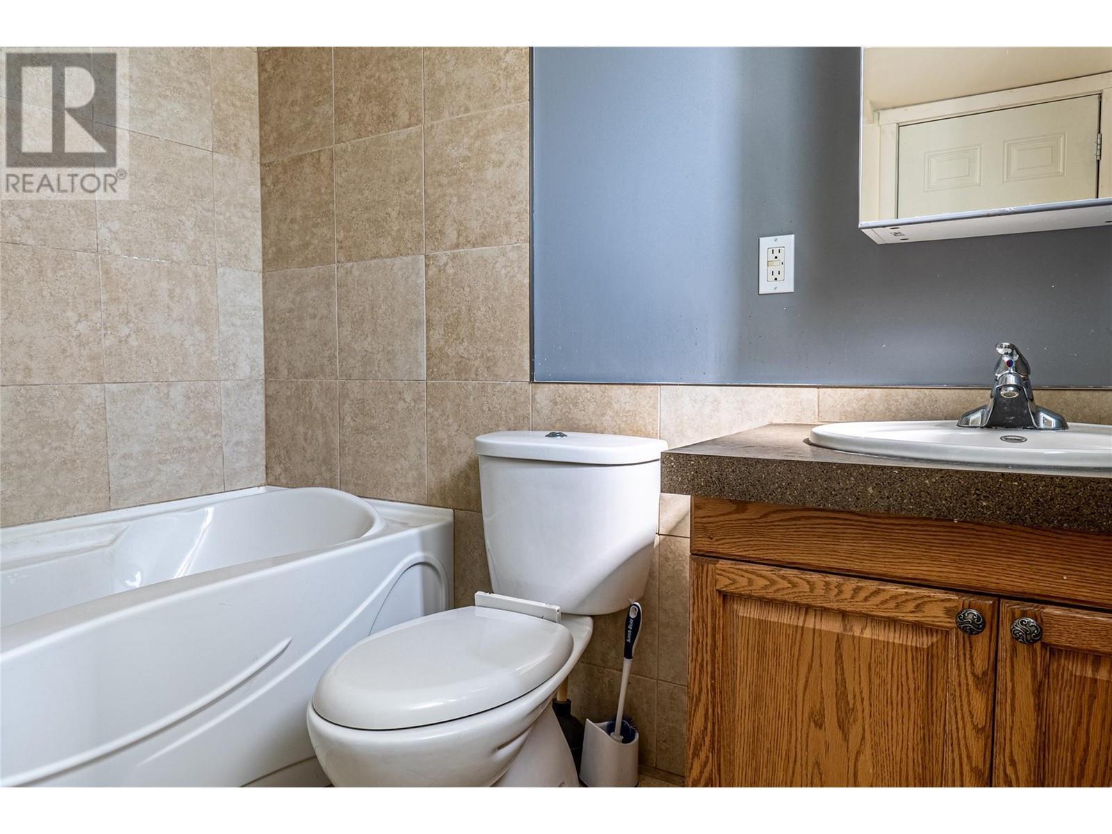 2220 Burnett Street Lot# 7. Kelowna, British Columbia