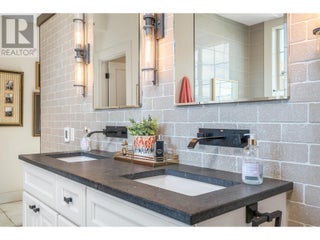 101 Village Centre Court Unit# 432. Vernon, British Columbia