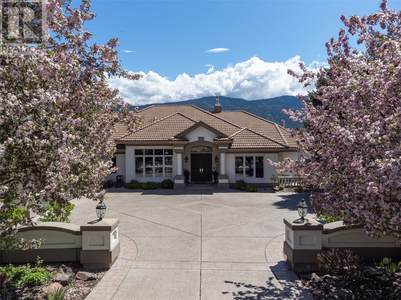 315 Kalamalka Lakeview Drive Unit# 1. Vernon, British Columbia