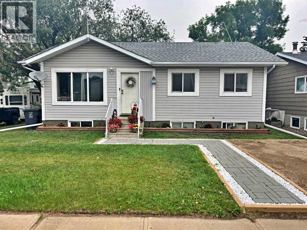 4702 50 Avenue, Dewberry