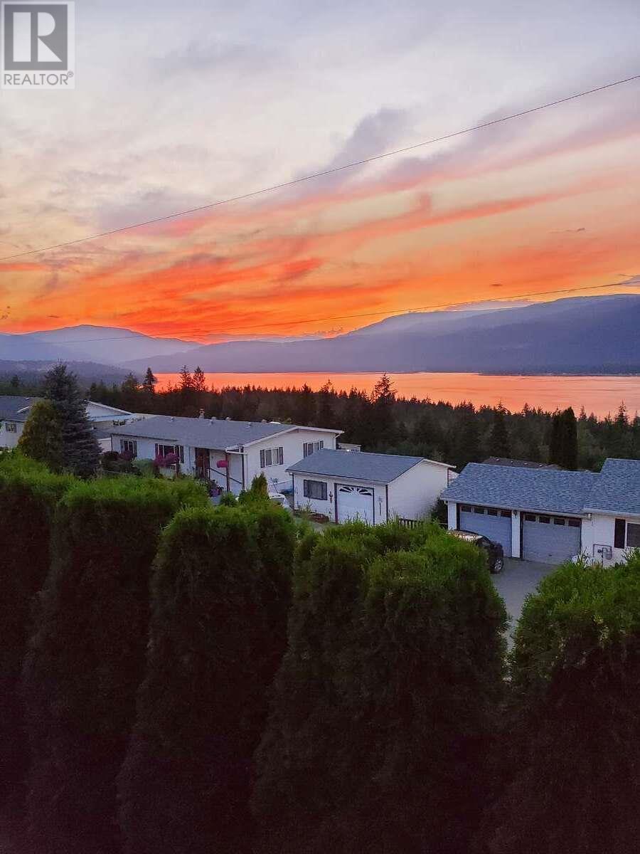 1510 Trans Canada Highway Unit# 32. Sorrento, British Columbia