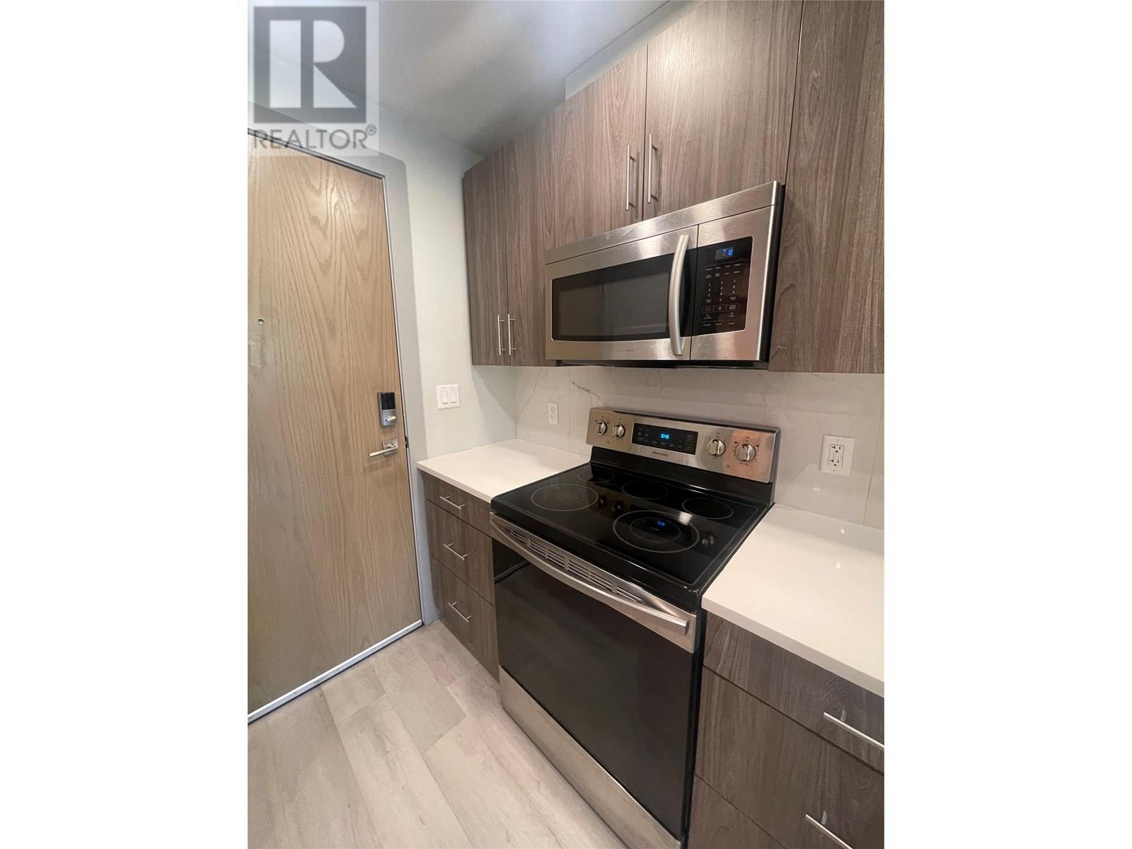 345 Dougall Road N Unit# 323. Kelowna, British Columbia