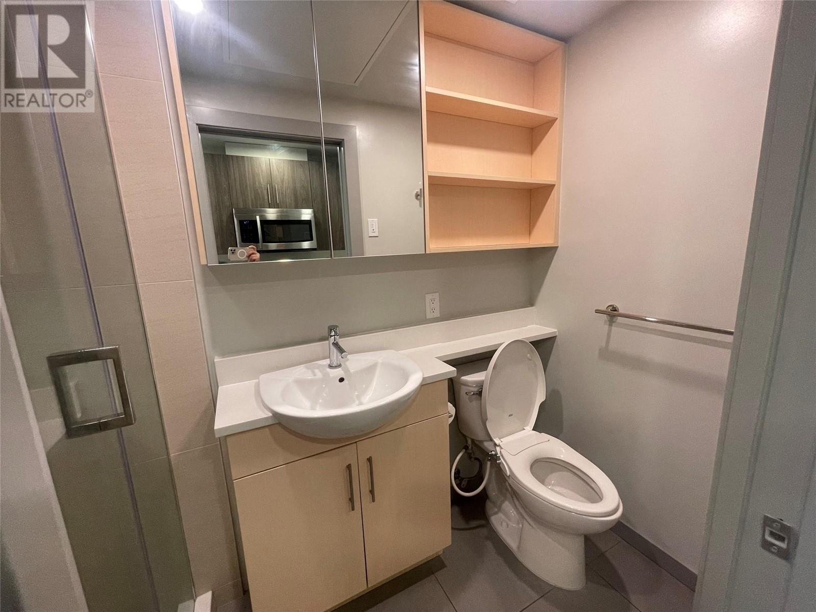 345 Dougall Road N Unit# 323. Kelowna, British Columbia