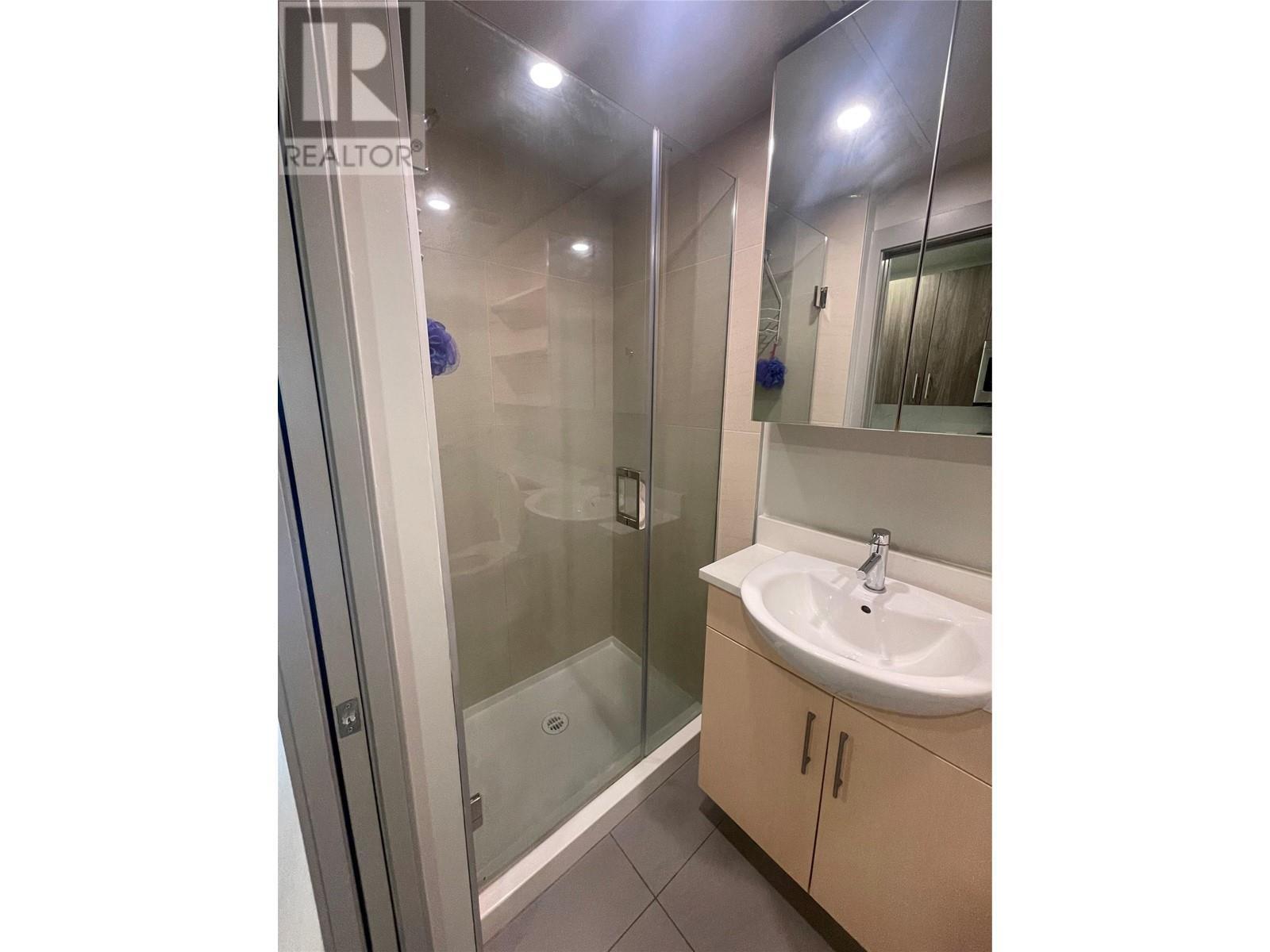 345 Dougall Road N Unit# 323. Kelowna, British Columbia