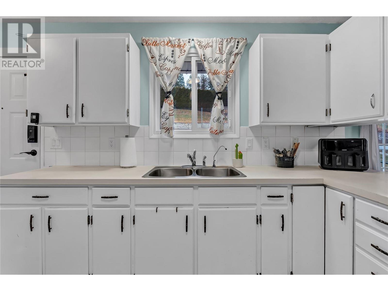 12818 Reynolds Avenue. Summerland, British Columbia