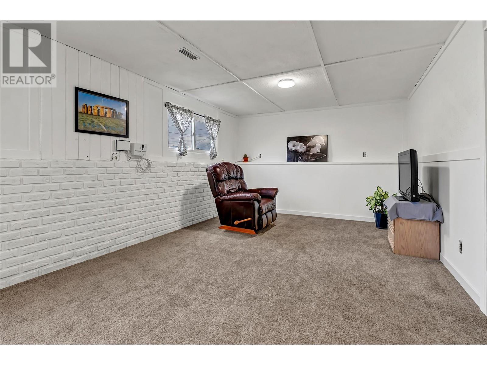 12818 Reynolds Avenue. Summerland, British Columbia