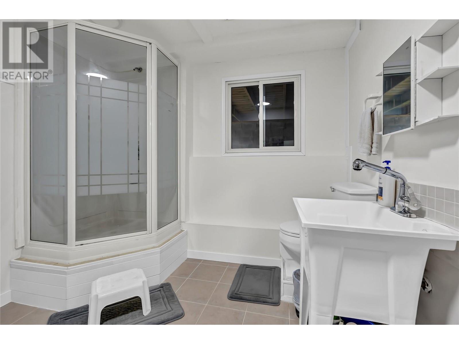 12818 Reynolds Avenue. Summerland, British Columbia