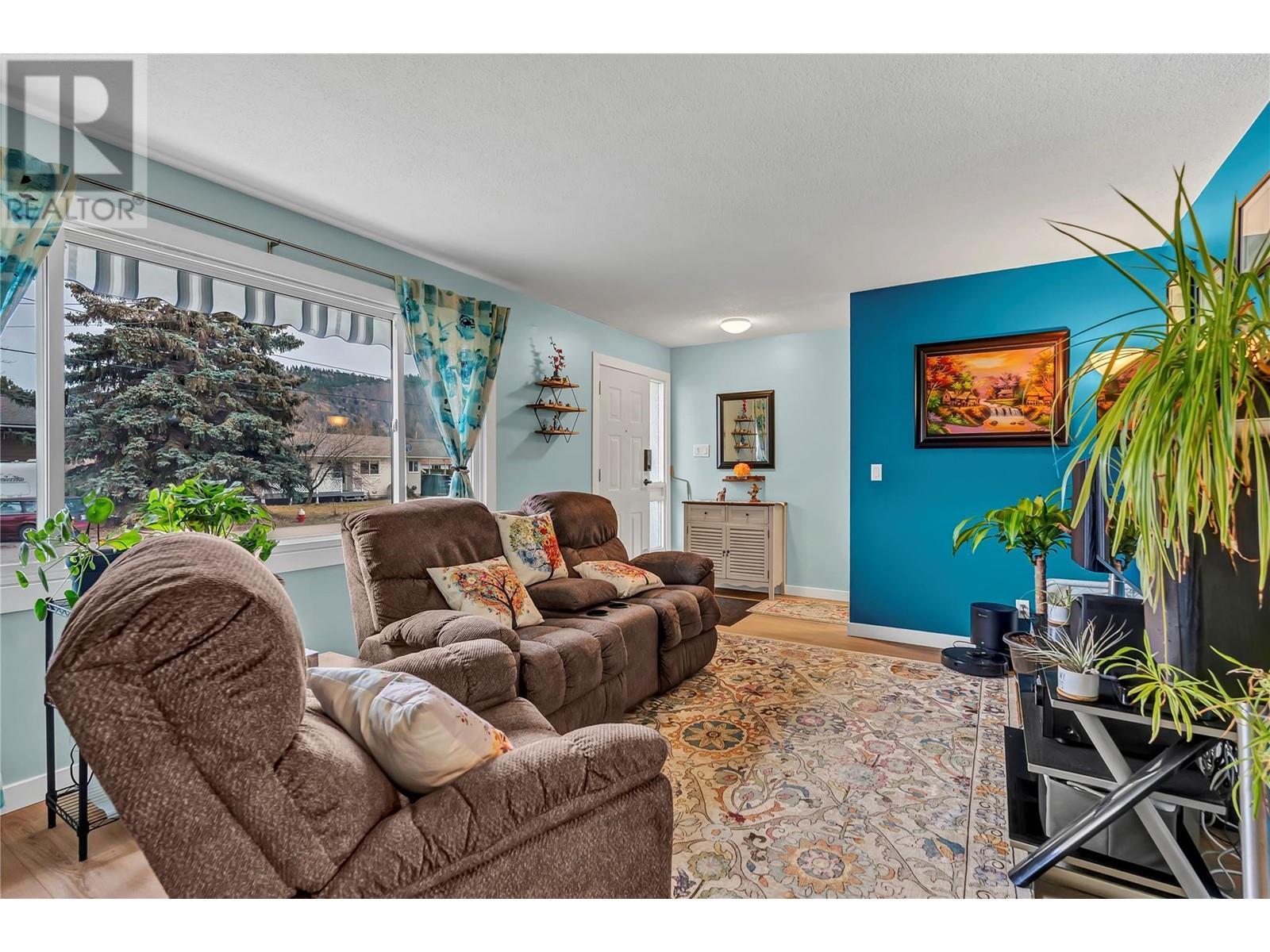 12818 Reynolds Avenue. Summerland, British Columbia