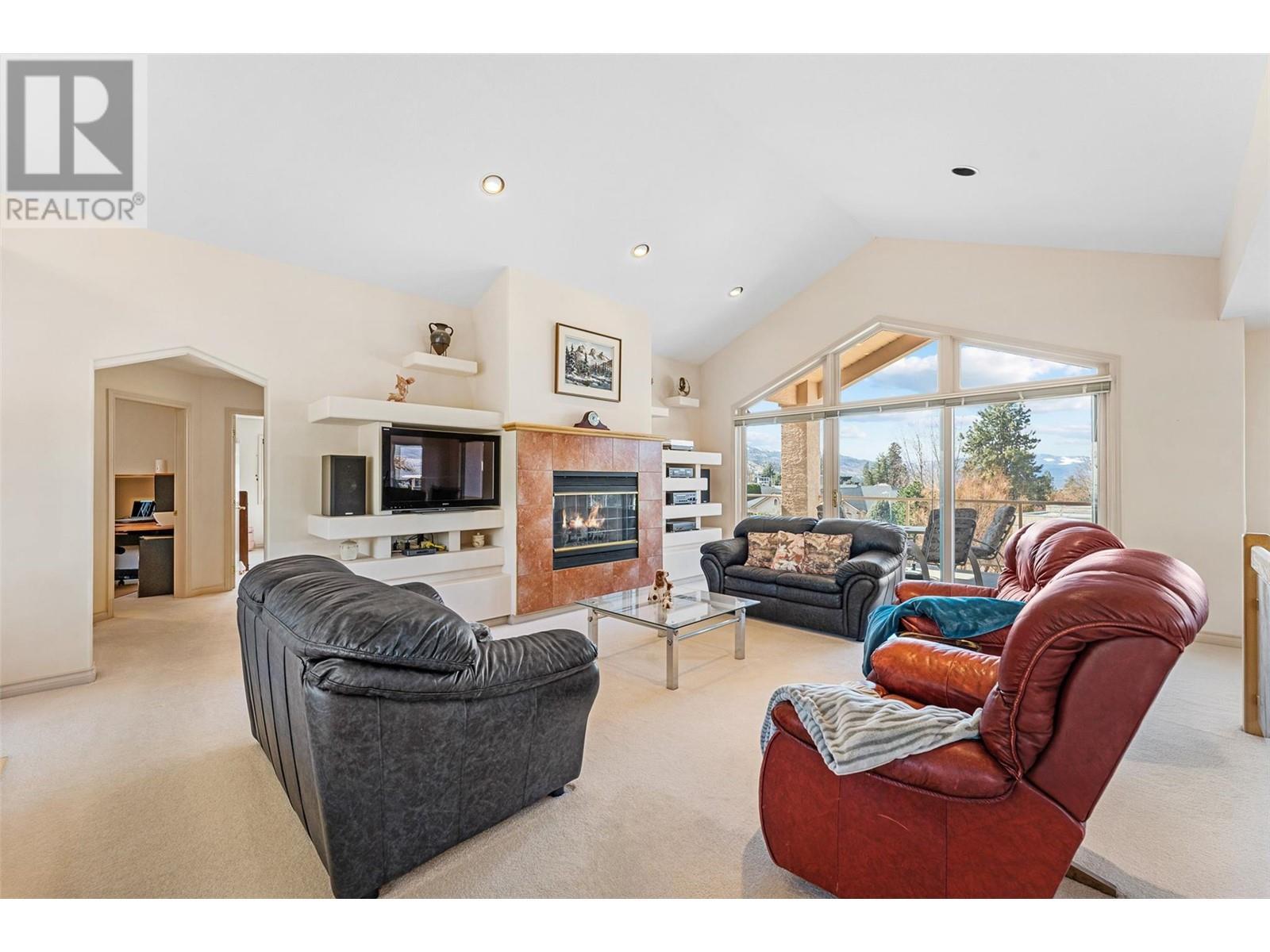 307 Sandpiper Court. Kelowna, British Columbia