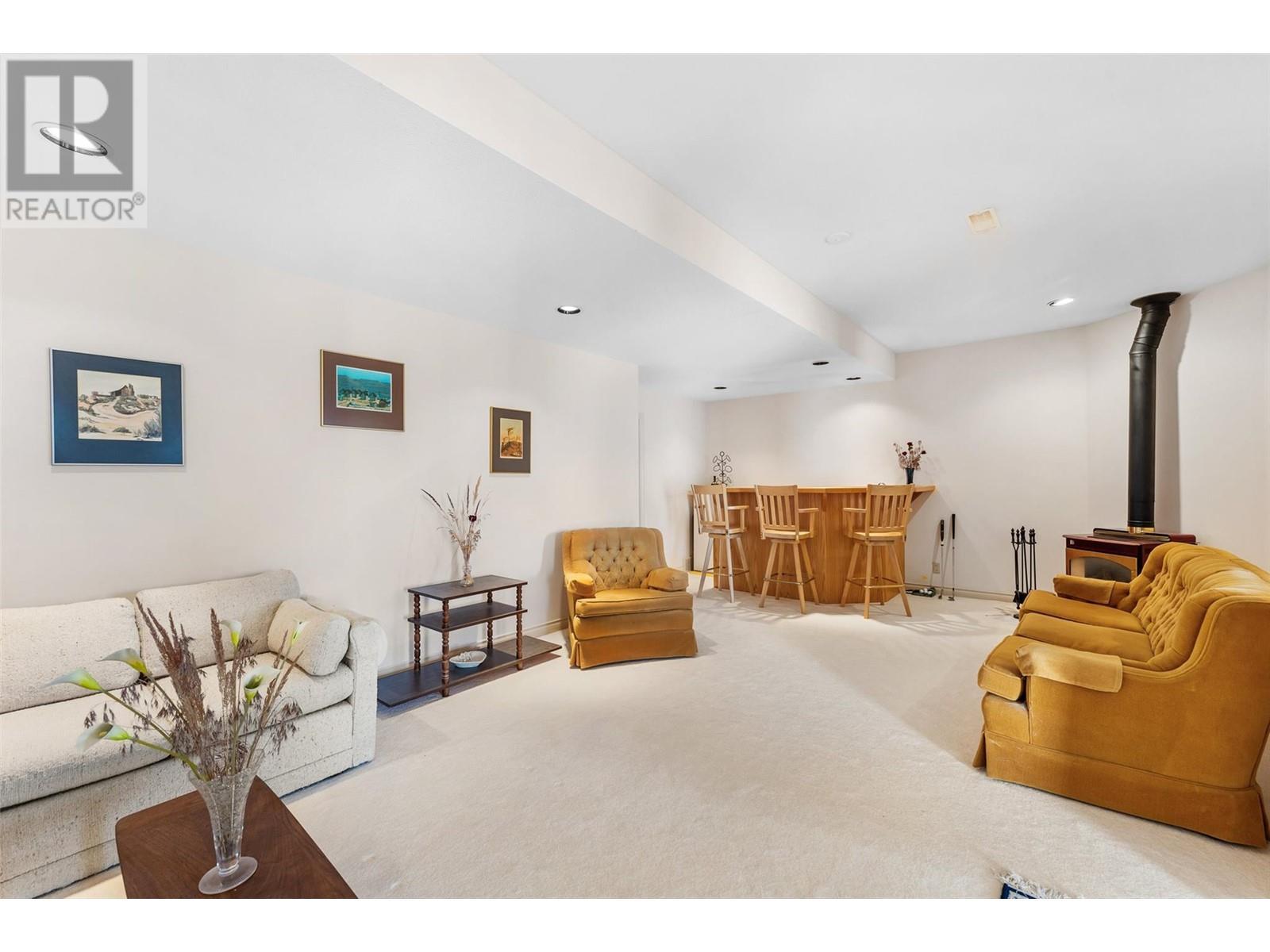 307 Sandpiper Court. Kelowna, British Columbia